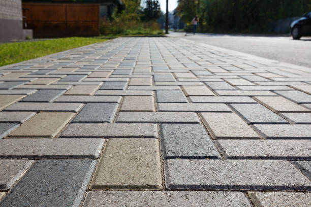 Best Driveway Pavers Near Me  in Des Moines, IA